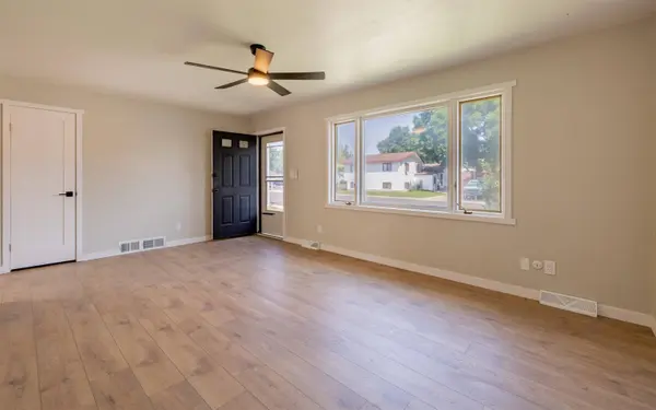 912 E Madison St, Powell, WY 82435