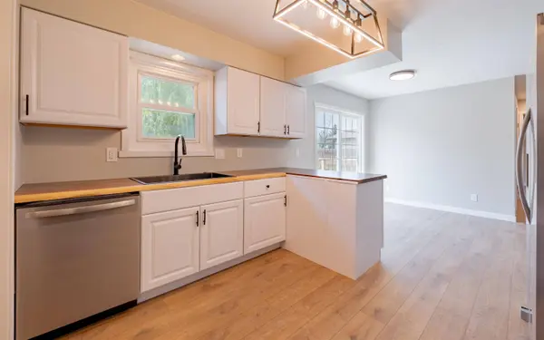 912 E Madison St, Powell, WY 82435