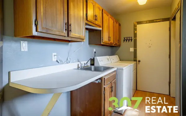20 Casper Dr, Cody, WY 82414