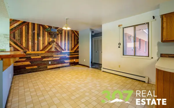 20 Casper Dr, Cody, WY 82414