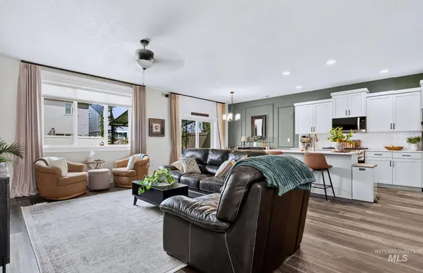 210 W Haniken St, Meridian, ID 83642