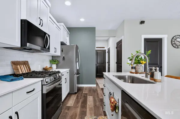 210 W Haniken St, Meridian, ID 83642