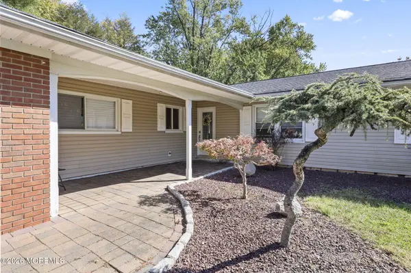 58 Knox Lane, Manalapan, NJ 07726