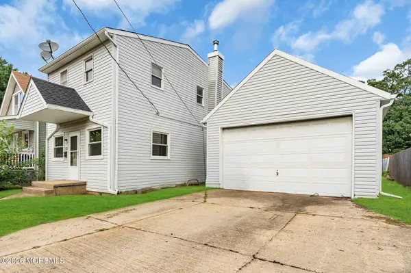 712 Monmouth Parkway, North Middletown, NJ 07748
