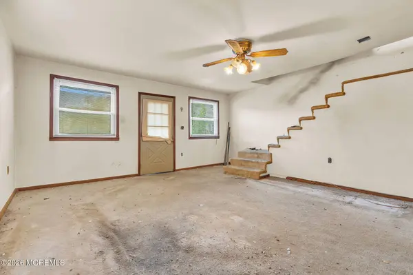 712 Monmouth Parkway, North Middletown, NJ 07748