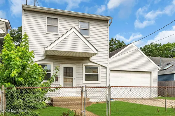 712 Monmouth Parkway, North Middletown, NJ 07748