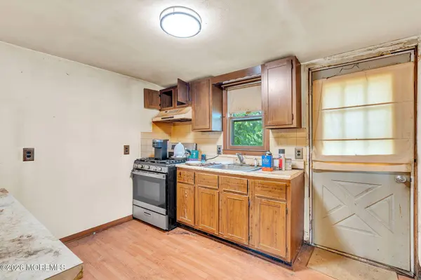 712 Monmouth Parkway, North Middletown, NJ 07748