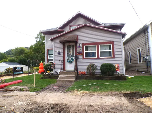 147 E 4th ST