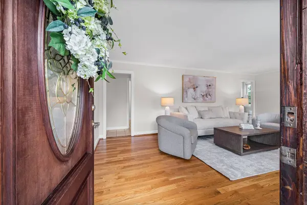 607 Elaine Dr, Nashville, TN 37211