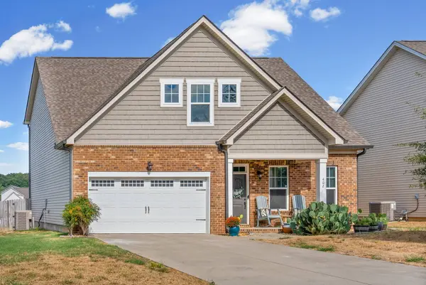 402 Barbaro Ct, Burns, TN 37029