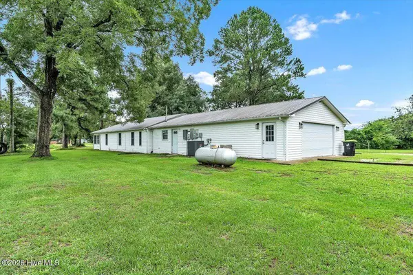 126 Sheri LN, Beulaville, NC 28518