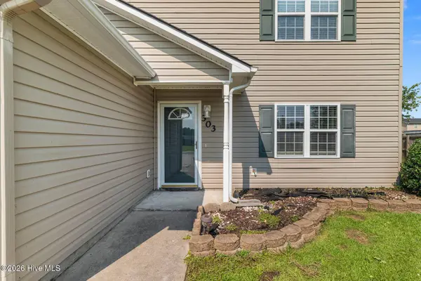 303 Mann ST, Hubert, NC 28539