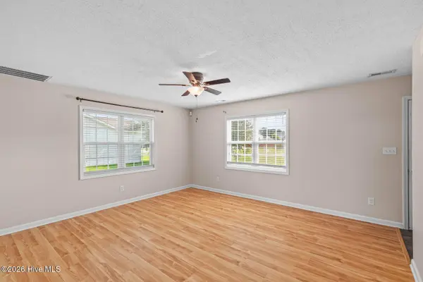303 Mann ST, Hubert, NC 28539