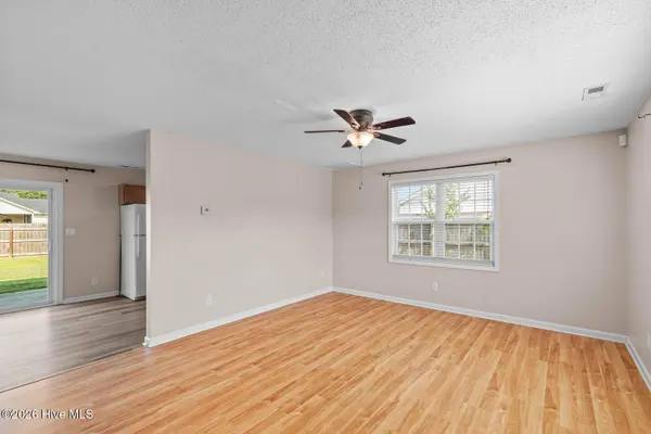 303 Mann ST, Hubert, NC 28539