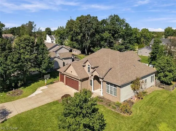 2807 Alexandria CT, Uniontown, OH 44685