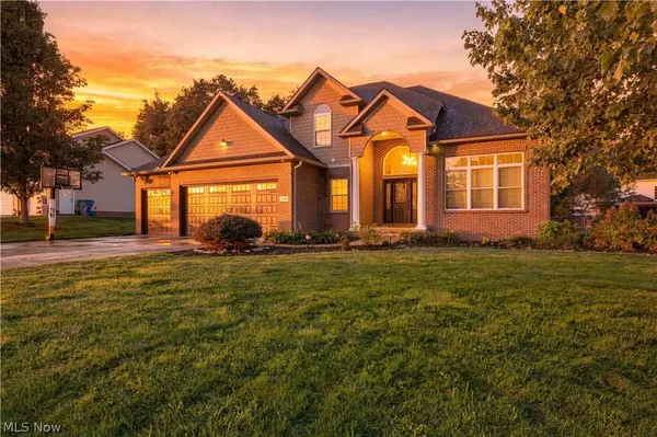 2807 Alexandria CT, Uniontown, OH 44685
