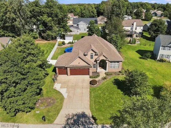 2807 Alexandria CT, Uniontown, OH 44685