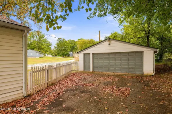 315 Glen Rd, Louisville, KY 40243