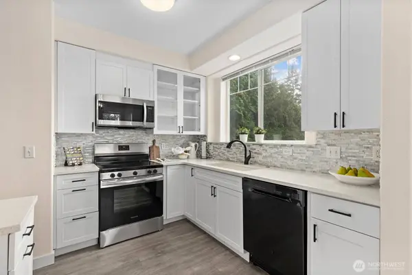 7009 196th ST SW #A-205, Lynnwood, WA 98036