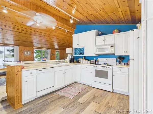 536 Shawnee View DR, Sunrise Beach, MO 65079