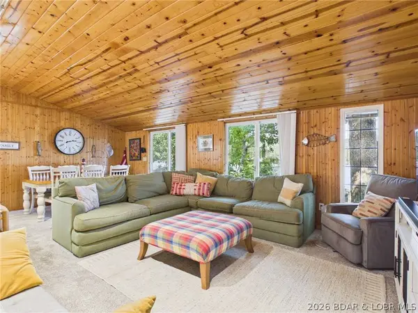 536 Shawnee View DR, Sunrise Beach, MO 65079