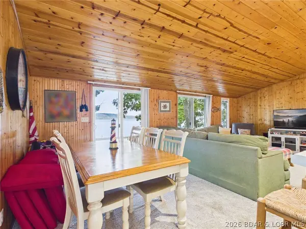 536 Shawnee View DR, Sunrise Beach, MO 65079