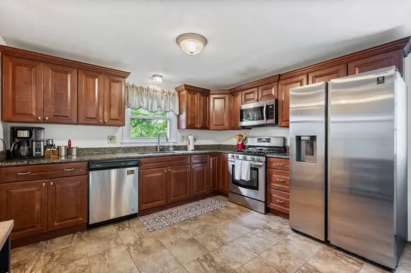 31 S Riverview St, Haverhill, MA 01835