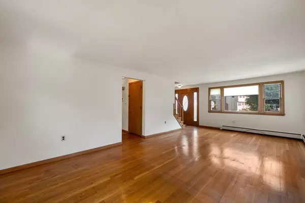 34 Buena Vista Ave, Salem, MA 01970