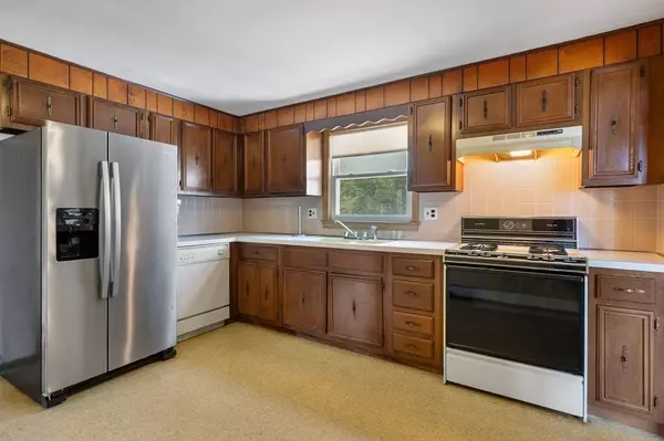 34 Buena Vista Ave, Salem, MA 01970