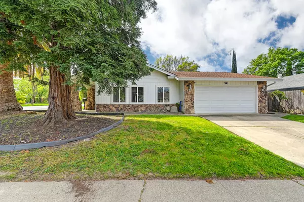 914 Oak Ridge Dr, Roseville, CA 95661-4615