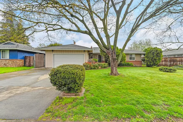 1816 Eastern Ave, Sacramento, CA 95864-1768