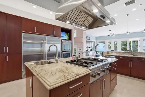 211 Kingfisher Drive, Captiva, FL 33924