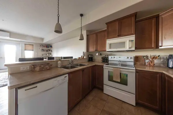 4102 69 AVE #211, Lloydminster, AB T9V2H9