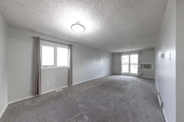 5219 57 ST #8, Lloydminster, AB T9V0V4