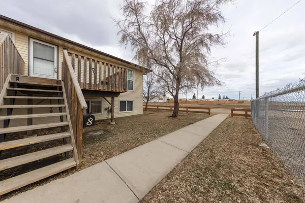 5219 57 ST #8, Lloydminster, AB T9V0V4