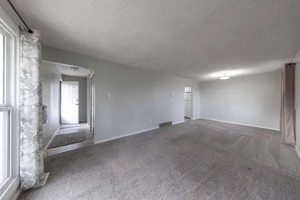 5219 57 ST #8, Lloydminster, AB T9V0V4