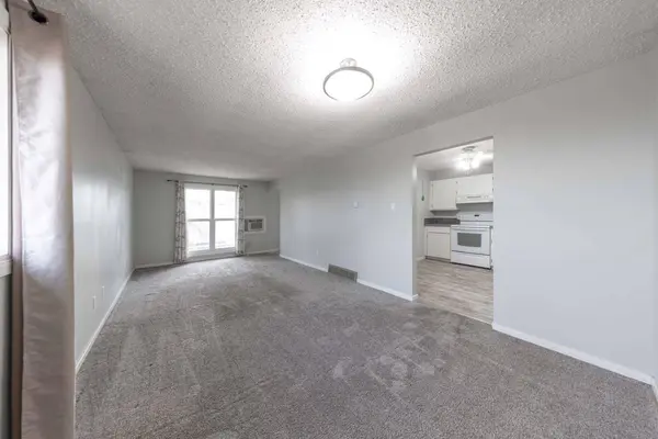 5219 57 ST #8, Lloydminster, AB T9V0V4