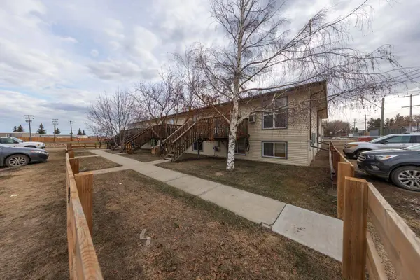 5219 57 ST #8, Lloydminster, AB T9V0V4