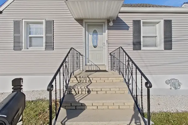 207 Lafayette AveLyndhurst, Nj 07071,