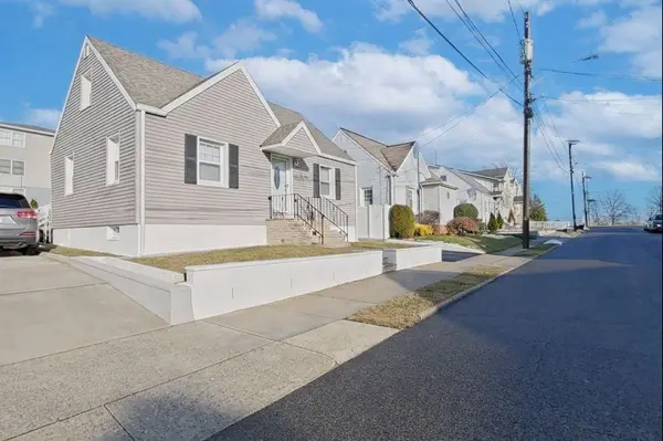 207 Lafayette AveLyndhurst, Nj 07071,