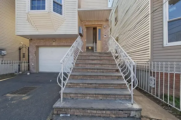 78 BEVERLEY ST, Newark, NJ 07108