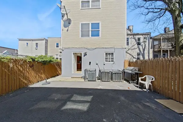 78 BEVERLEY ST, Newark, NJ 07108