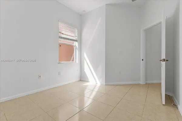 3954 NE 13th Dr, Homestead, FL 33033