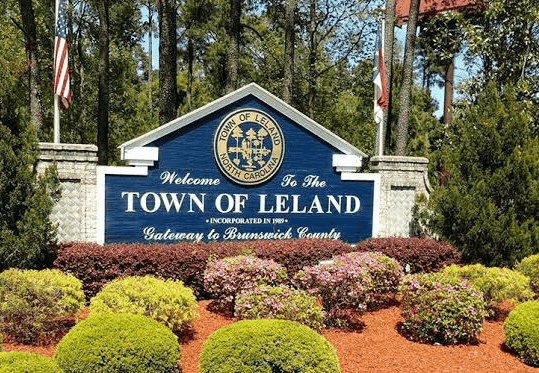 Town of Leland Welcome Sign