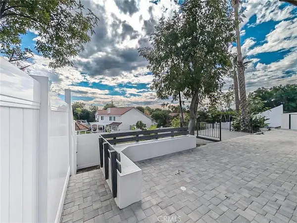 20500 Blairmoore ST, Chatsworth, CA 91311