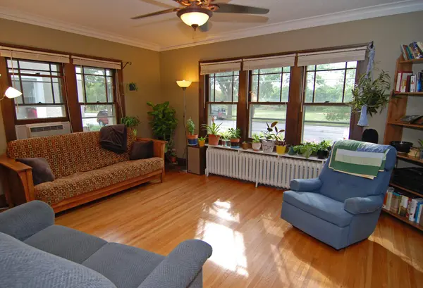 3917 Chicago Avenue, Minneapolis, MN 55407