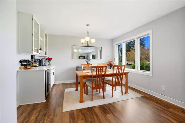 W230S2425 Morningside Dr, Waukesha, WI 53186