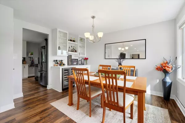 W230S2425 Morningside Dr, Waukesha, WI 53186