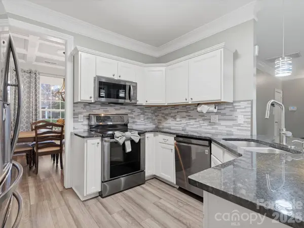 9414 Macquarie LN, Charlotte, NC 28227
