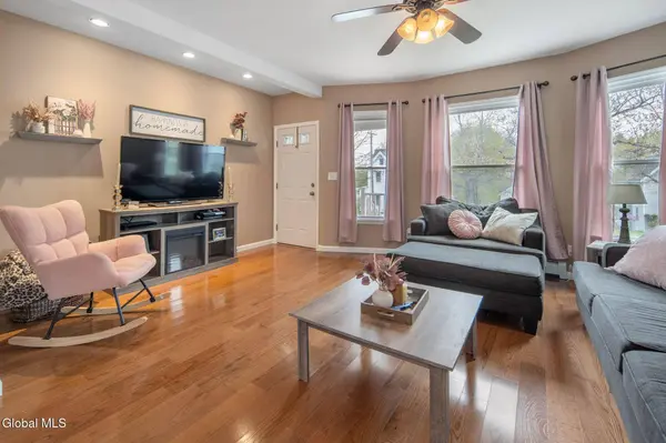 28 Pleasant Street, Voorheesville, NY 12186